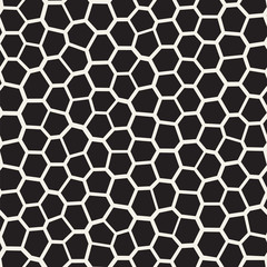 Seamless irregular lines vector mosaic pattern. Abstract chaotic tessellation texture