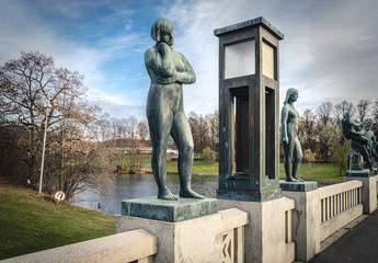Oslo, Akershus, Norwegia 03.11.2019, Park Vigelanda, posągi w parku