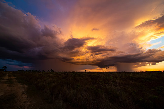 Sunset and Rain. Uberaba - Brazil