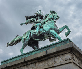 Obraz premium Statue of a Japanese general near Imperial Palace