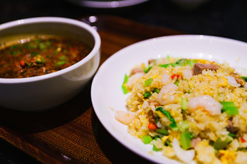 胡麻担々麺　担々麺　五目炒飯　炒飯　チャーハン　中華料理　アジア料理　辛い　ラーメン　フード　定食