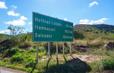 Placa na estrada