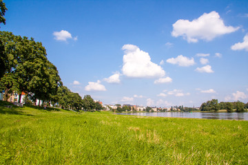 Dresden Übigau / Mickten - Elbwiesen 2009