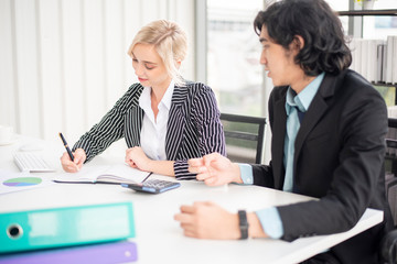 Fototapeta premium Business people are analyzing financial report