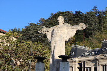 Monument aux morts de la ville de Vienne - Département de l'isère - France