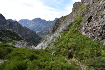 Naklejka na ściany i meble Hiking trail from Pico Arieiro to Pico Ruivo in Madeira, Portugal