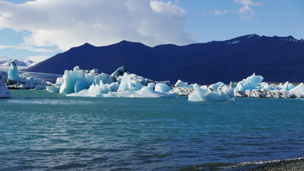Fototapeta na wymiar iceberg