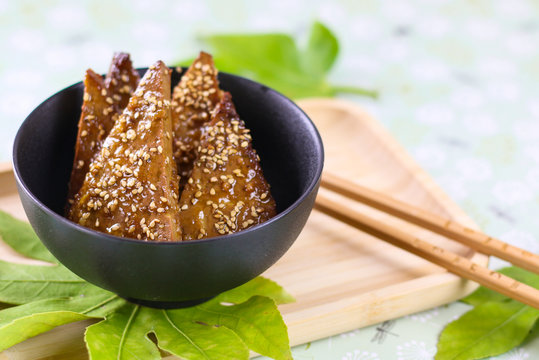 Tofu laqu&eacute;