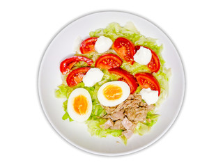 Ensalada de lechuga, tomate, huevo, atún y queso de untar