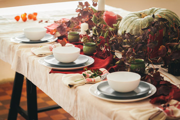  Fall thanksgiving table setting with festive decor