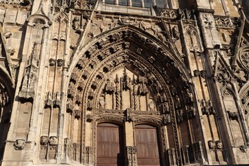Fototapeta premium Cathédrale Saint Maurice dans la Ville de Vienne - Département Isère - France - Cathédrale construite au 16 ème siècle