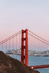 Fototapeta premium Abendstimmung an der schönen Golden Gate Bridge in San Francisco/kalifornien USA