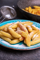 Schupfnudeln - Noodles with icing sugar