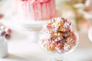 Full Bizet vase on the festive table