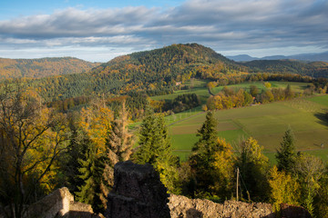 Obraz premium Blick von der Burgruiine Hohengeroldseck im Schwarzwald