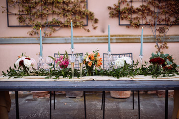 bride and groom table