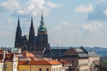 Obraz premium Sunny morning view to Prague city, Saint Vitus cathedral and Vltava river