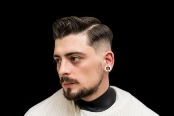 Obraz premium Final haircut. Men's hair and beard care.