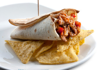 receta de cocina, burritos con carne y verduras. cooking recipe, burritos with meat and vegetables.