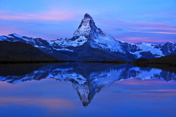 Fototapeta na wymiar Matterhorn gespiegelt im Stellisee