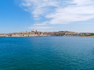 Fototapeta premium Beautiful panorama of the sea and the city of Valletta. Malta.