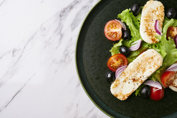 salad with roasted cheese