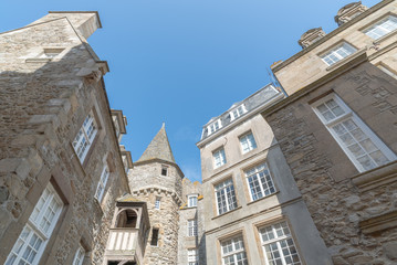 Fototapeta na wymiar historic Norman stone houses in the Saint-Malo Intra-Muros Neighboorhood
