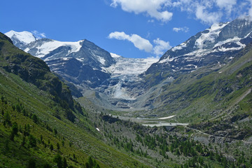 Fototapeta na wymiar Bishorn and Turtmann Glacier