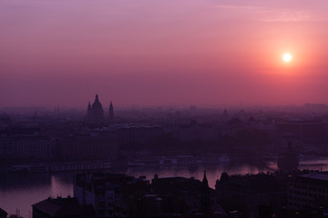 Fototapeta premium lever de soleil sur budapest