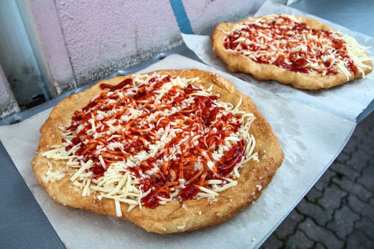 Lángos Bilder Durchsuchen 664 Archivfotos, und Videos