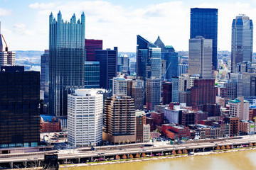 Fototapeta premium Pittsburg Downton skyline view over river view