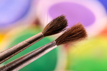 Pinsel vor Farben - Kunst abstrakt