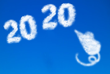 2020とねずみの形の雲