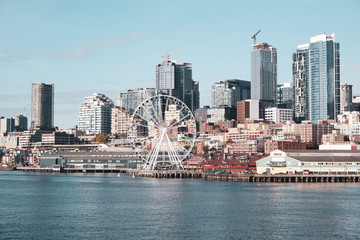 Fototapeta premium Seattle watefron view from the ferry