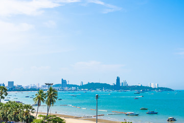 Fototapeta na wymiar Beautiful landscape and sea ocean with white cloud and blue sky around Pattaya city
