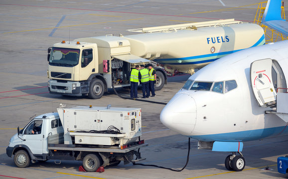 airport fuel prepare airplane vehicle flight gas