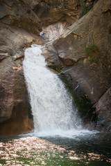 Fototapeta na wymiar Waterfall in Kings Canyon National Park