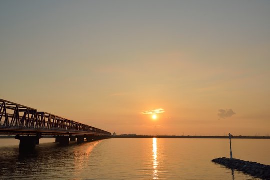 「木曽川大橋」の写真素材 170件の無料イラスト画像 Adobe Stock