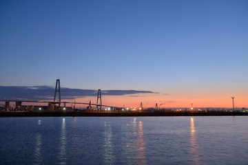 Obraz na płótnie Canvas 名古屋港からの日の出