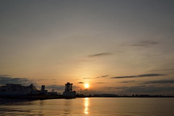 ガーデン埠頭からの日の出