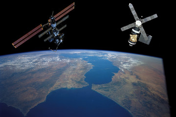 Obraz premium Space station. Different spaceships above the earth. The elements of this image furnished by NASA.