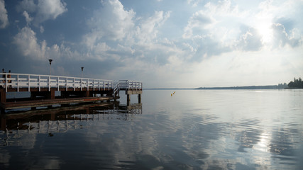 Obraz premium A bridge over the lake 1