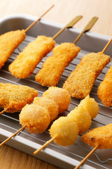 串カツ　Kushikatsu (Japanese deep-fried skewers)