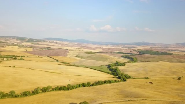 Campagna toscana estate