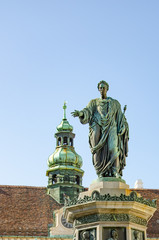 Fototapeta na wymiar statue in prague