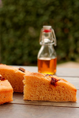 Focaccia z suszonymi pomidorami