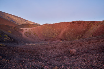 Dentro una bocca vulcanica dell'Etna - Crateri Silvestri - alla luce del tramonto
