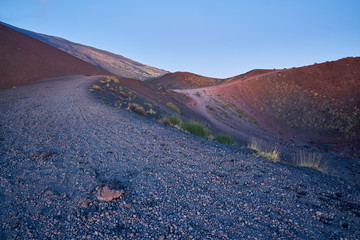 Dentro una bocca vulcanica dell'Etna - Crateri Silvestri - alla luce del tramonto