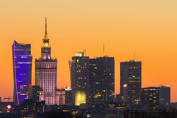 Nowoczesne wieżowce w Warszawie podczas zachodu słońca, Polska - obrazy, fototapety, plakaty