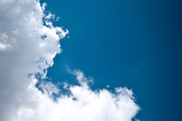 Obraz premium blue sky with white clouds